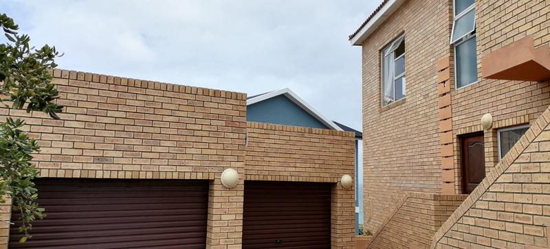 6 Bedroom Property for Sale in Reebok Western Cape